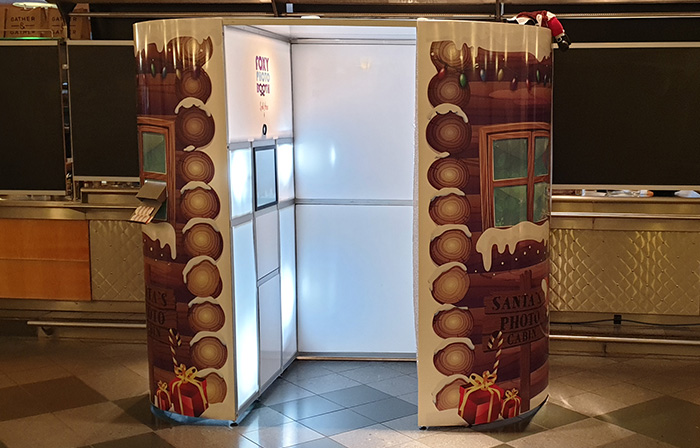 Santa's Cabin Christmas style for the Oval Photo Booth